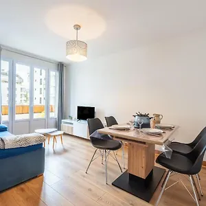https://charmant-t2-de-40m.hotels-rhonealpes.com
